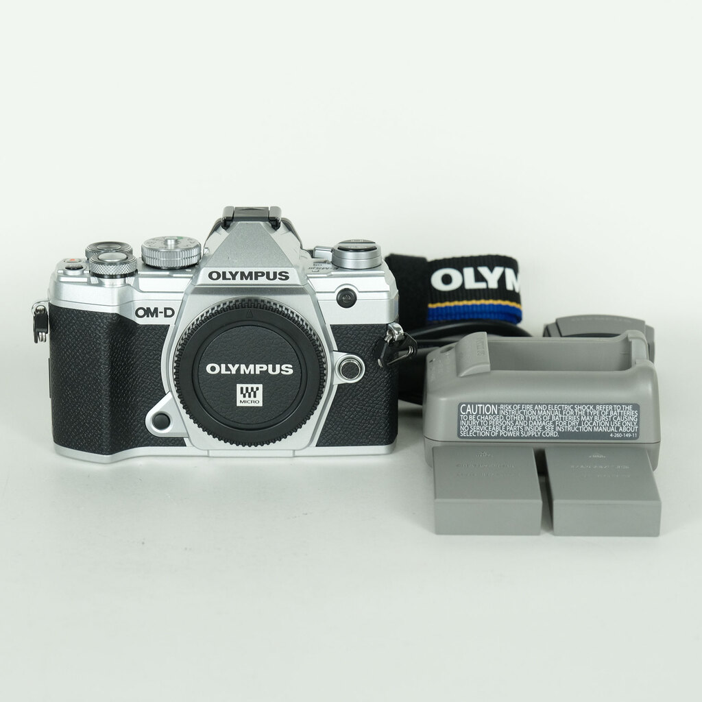 OLYMPUS OM-D E-M5 Mark IIIの出品 | ONE SCENE（ワンシーン）