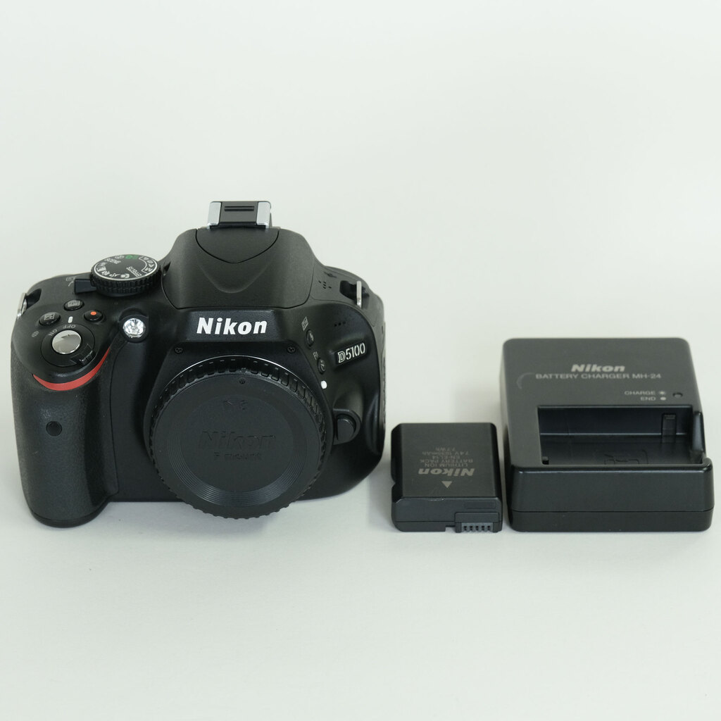 Nikon D5100 ボディ