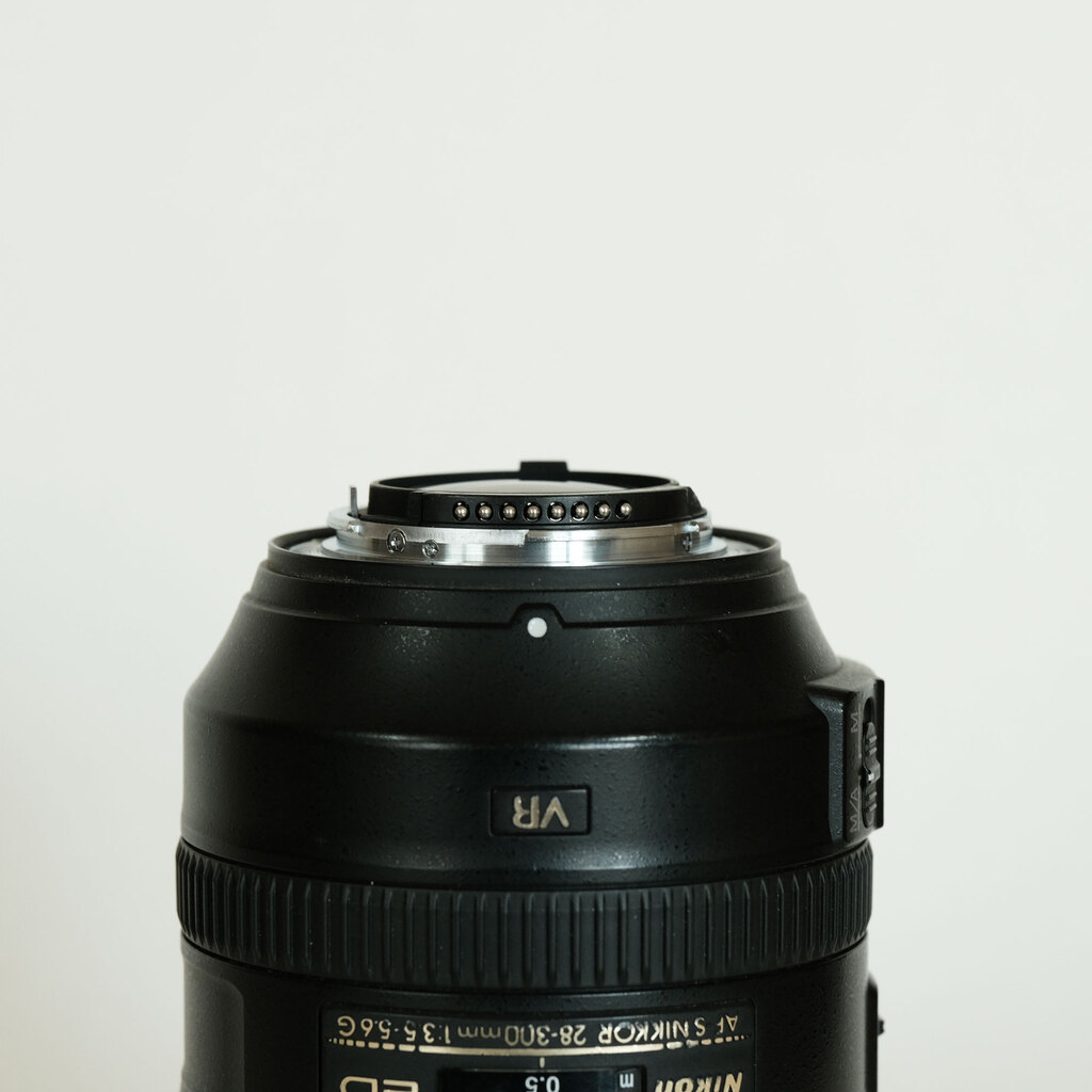 Nikon AF-S NIKKOR 28-300mm f/3.5-5.6G ED VR