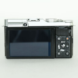FUJIFILM X-A1 ボディ シルバー