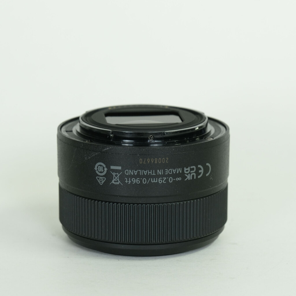 Nikon NIKKOR Z 40mm f/2 Nikon NIKKOR Z 40mm f/2