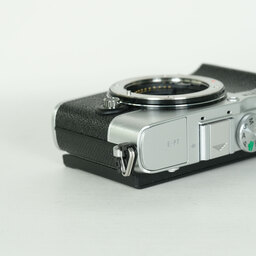 OLYMPUS PEN E-P7
