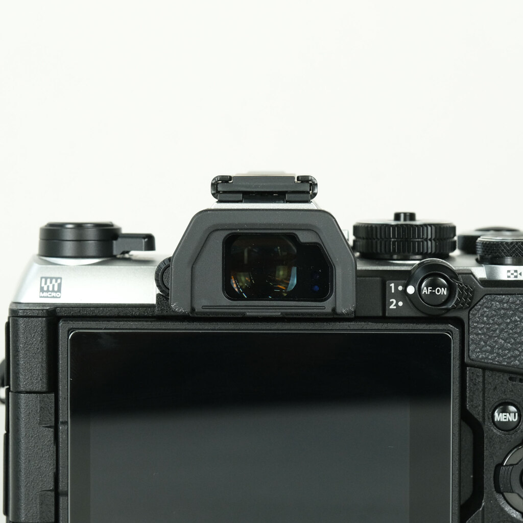 OM SYSTEM OM-5 Mark II ボディ シルバーの出品 | ONE SCENE（ワンシーン）