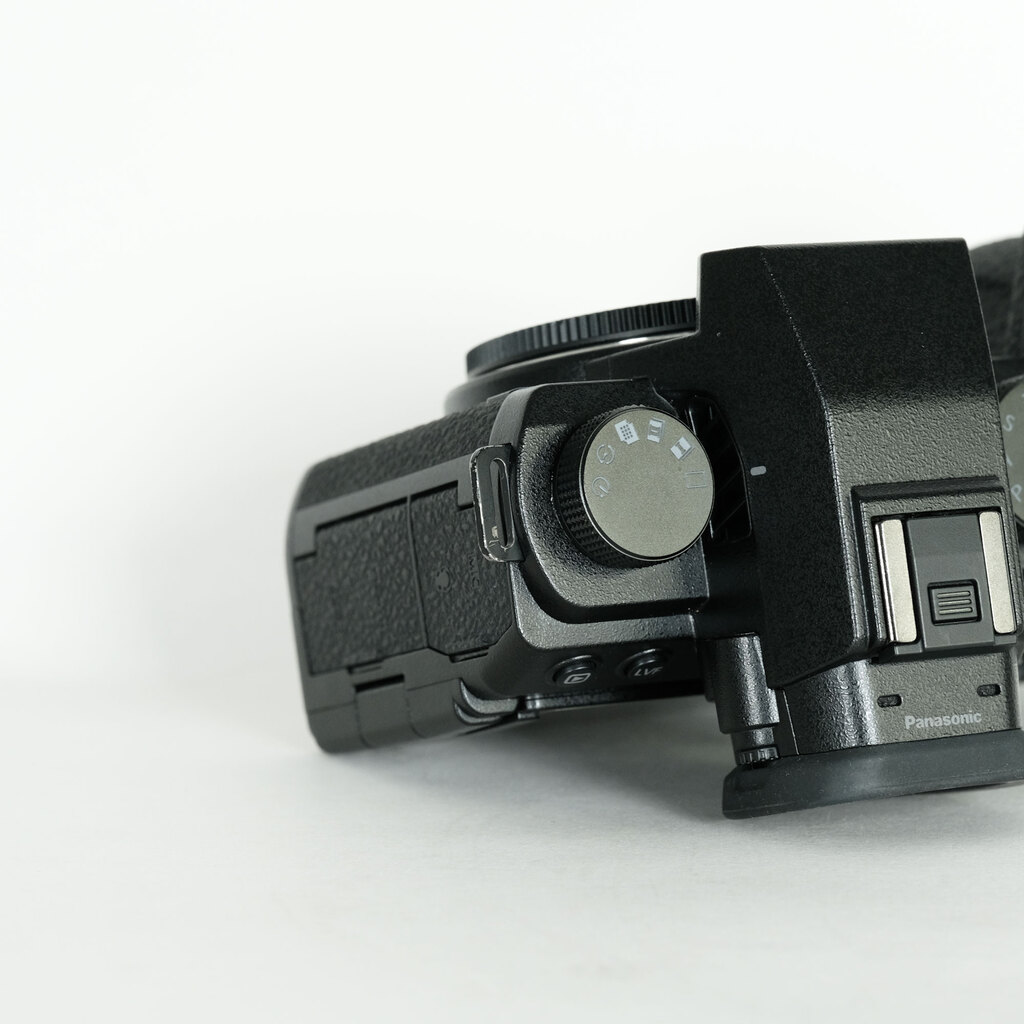 LUMIX S5IIX ボディ DC-S5M2X ブラック Amazon.com : Panasonic DC-S5M2X Full Size Mirrorless SLR Camera