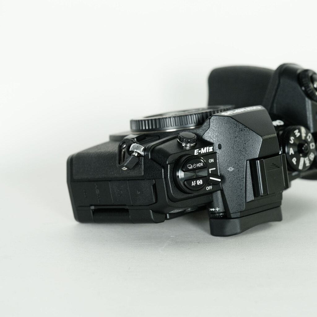 OLYMPUS OM-D E-M1 Mark II