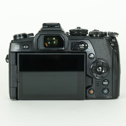 OLYMPUS OM-D E-M1 Mark II