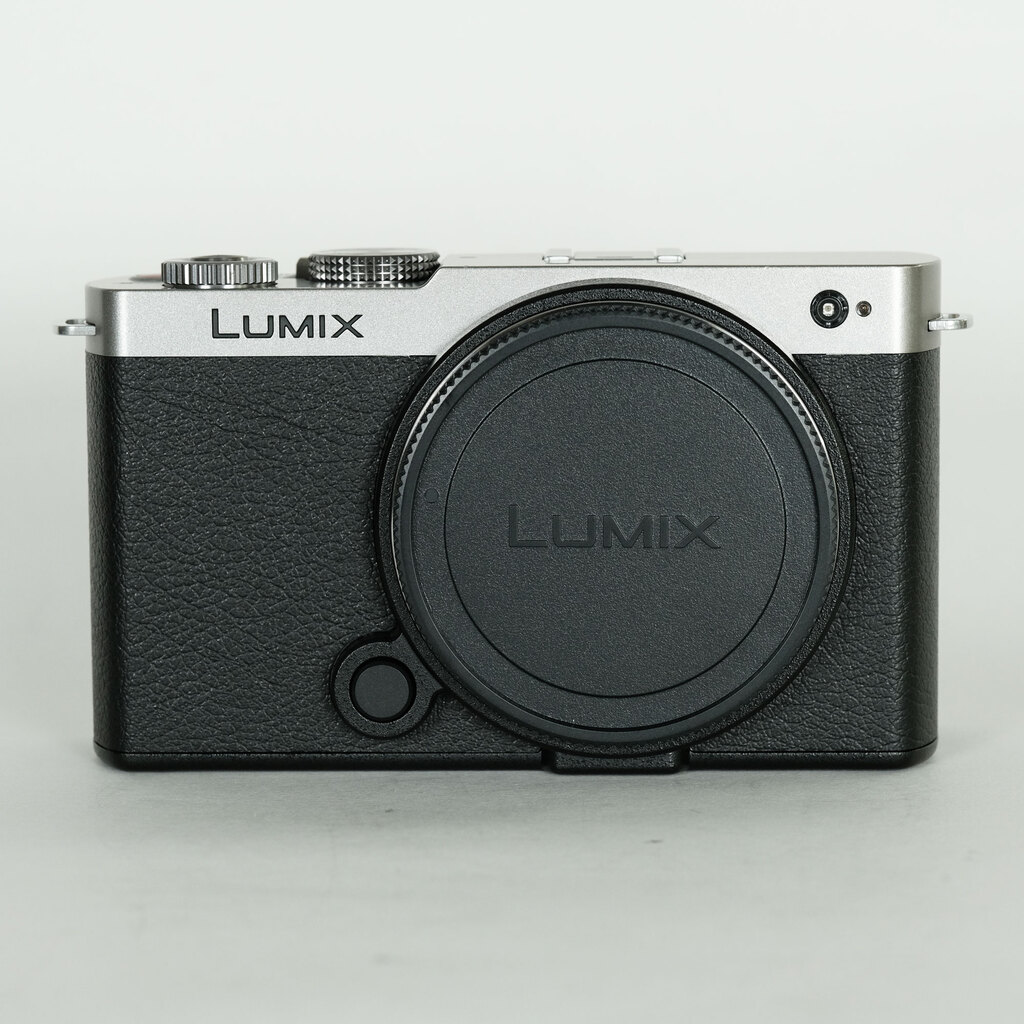 Panasonic LUMIX DC-S9