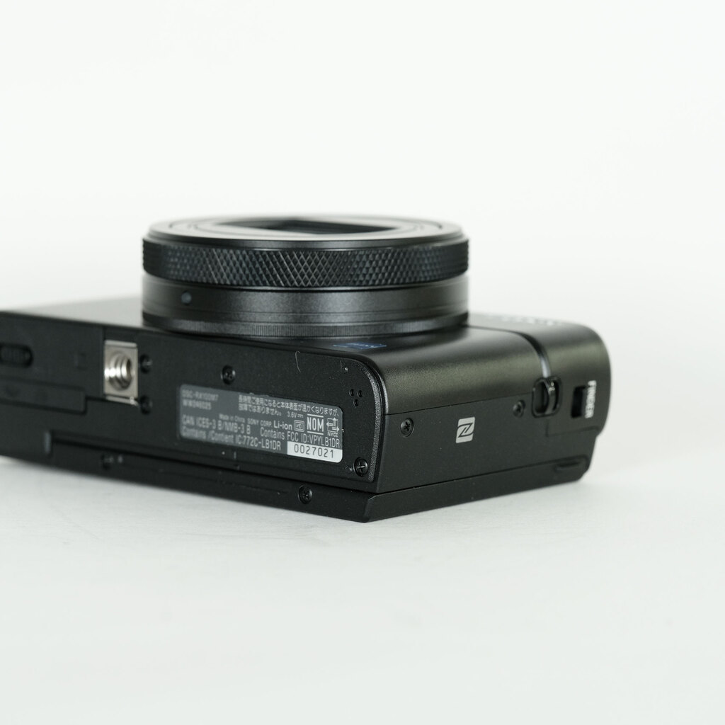 SONY Cyber-shot DSC-RX100M7