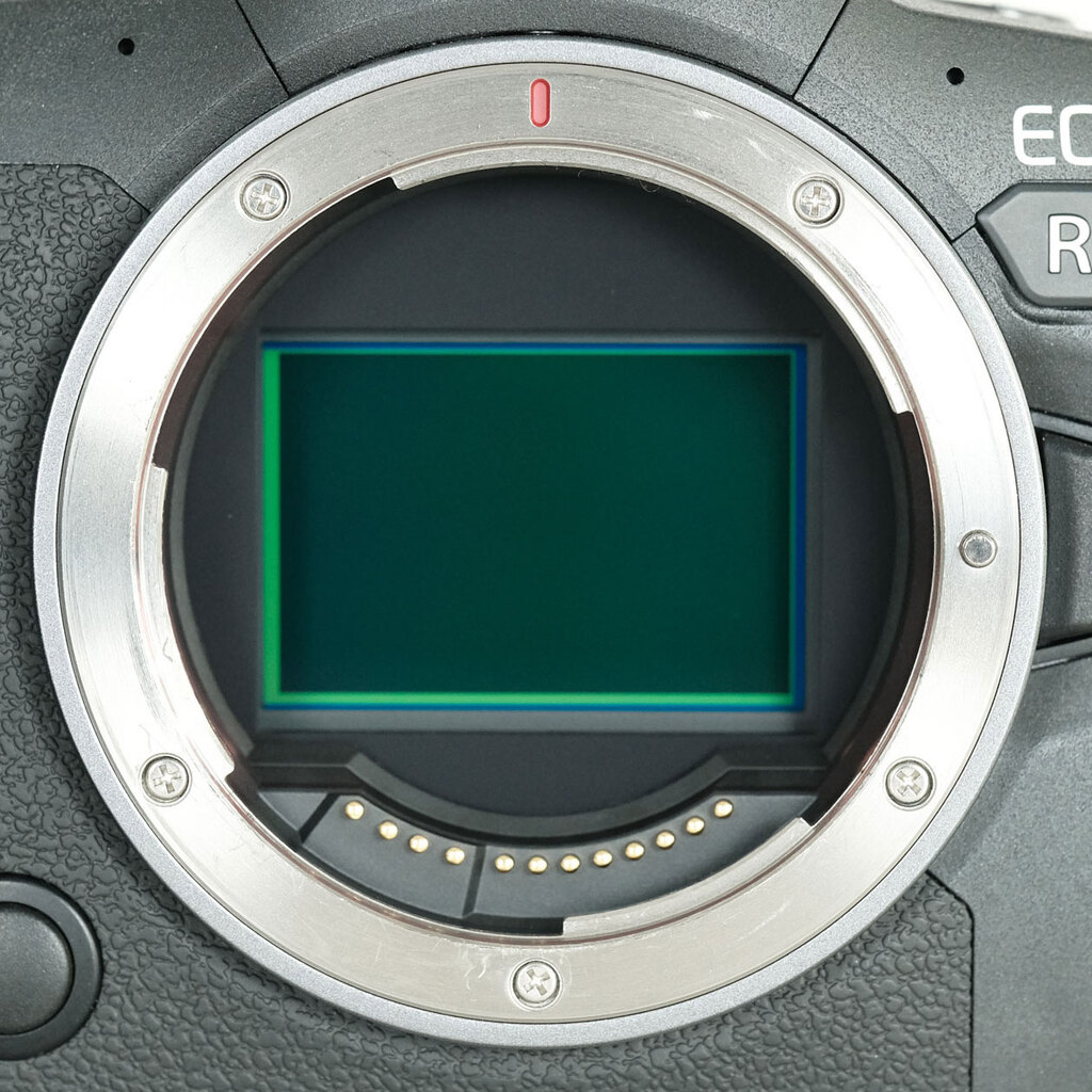 Canon EOS R6 Canon EOS R6