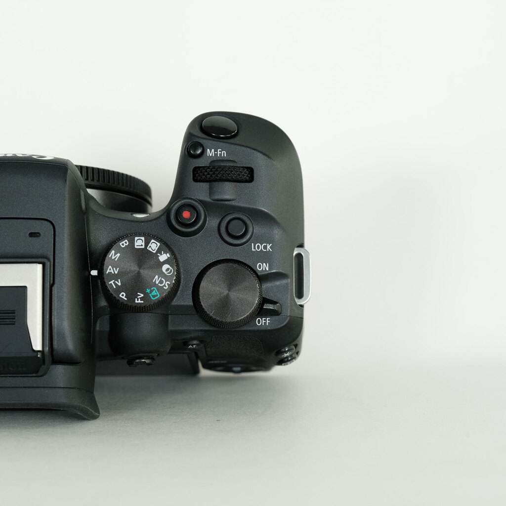 Canon EOS R10 Canon EOS R10