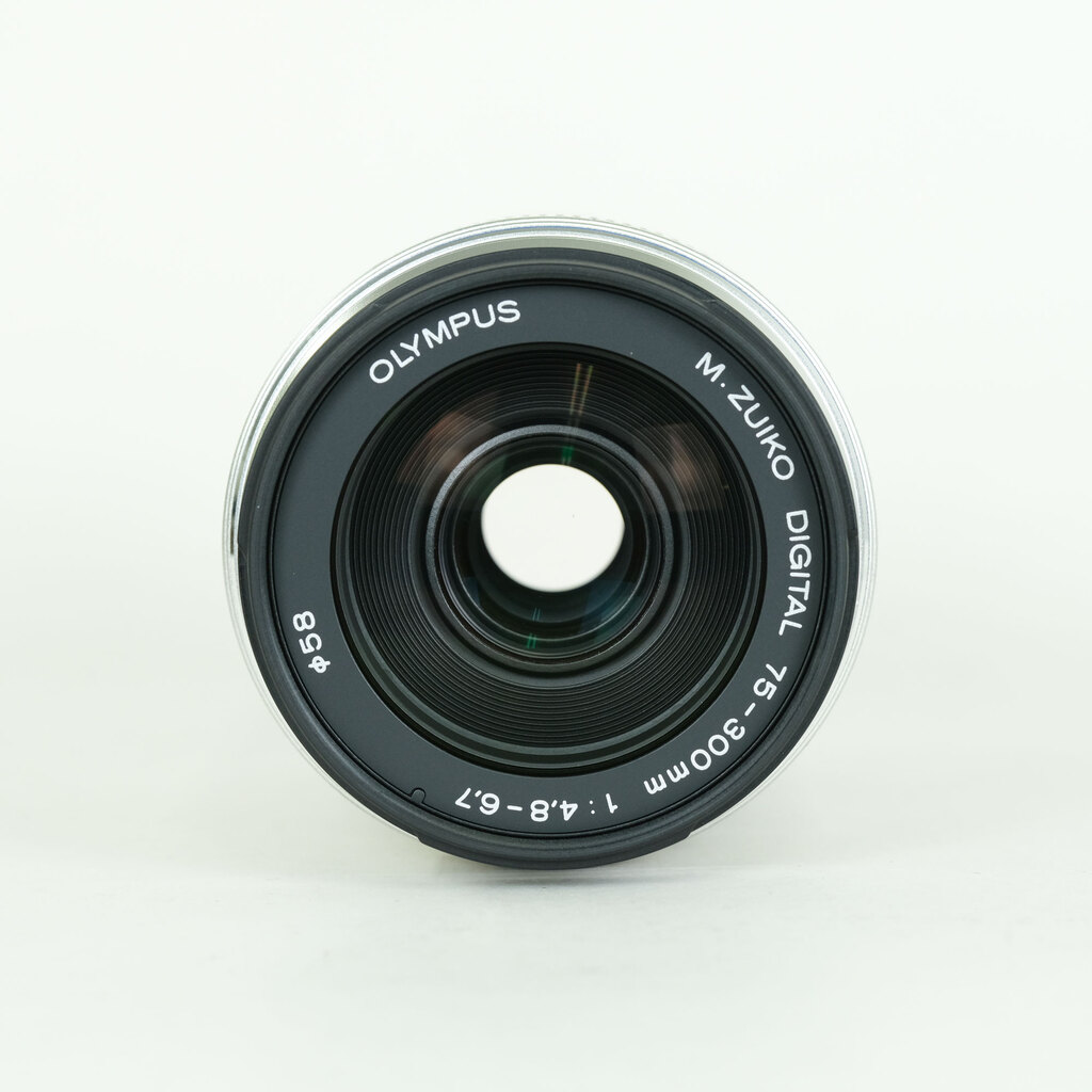 OLYMPUS M.ZUIKO ED75-300mm F4.8-6.7 シルバー