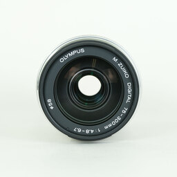 OLYMPUS M.ZUIKO ED75-300mm F4.8-6.7 シルバー