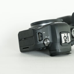 Canon EOS R6 Canon EOS R6