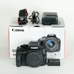 Canon EOS Kiss X7