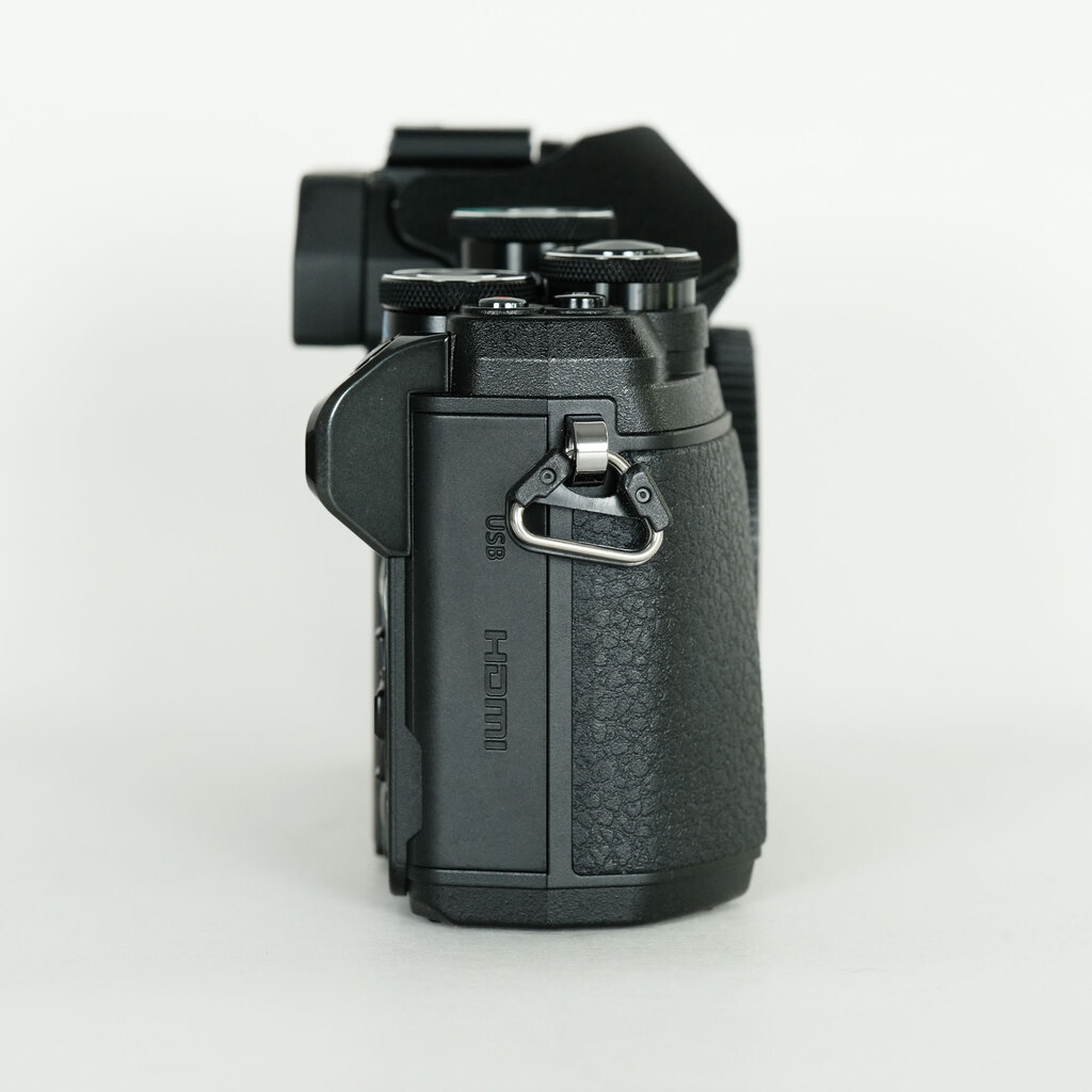 OLYMPUS OM-D E-M10 Mark III