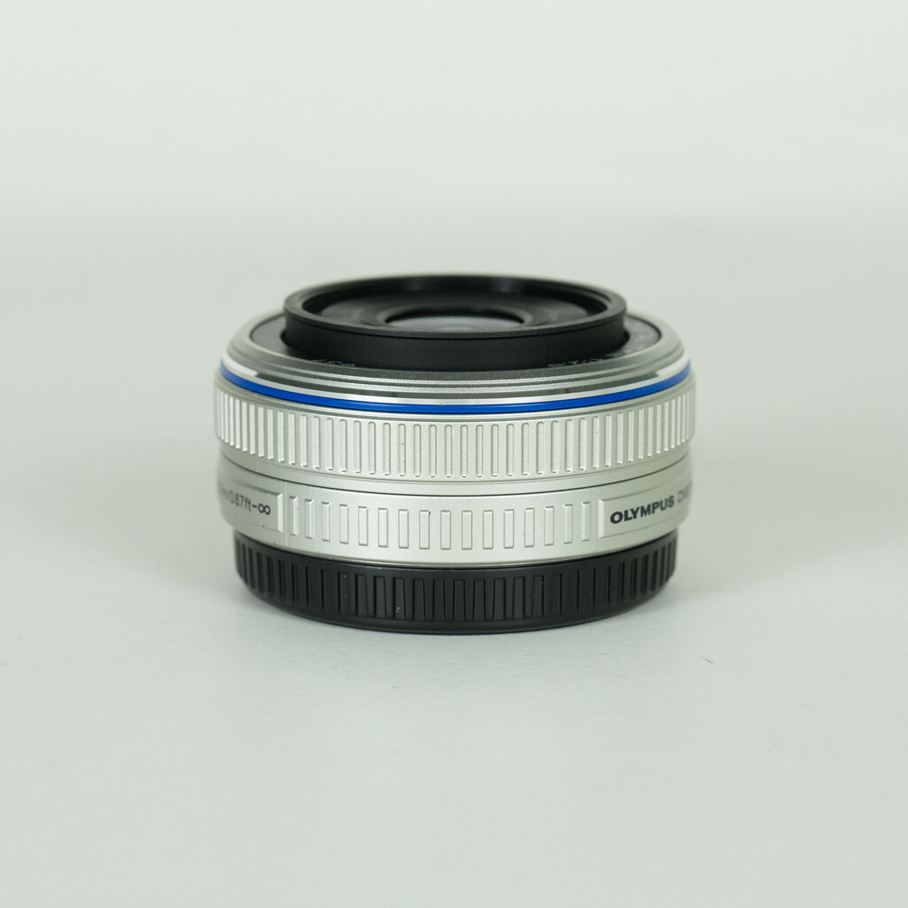 OLYMPUS M.ZUIKO DIGITAL 17mm F2.8 シルバー