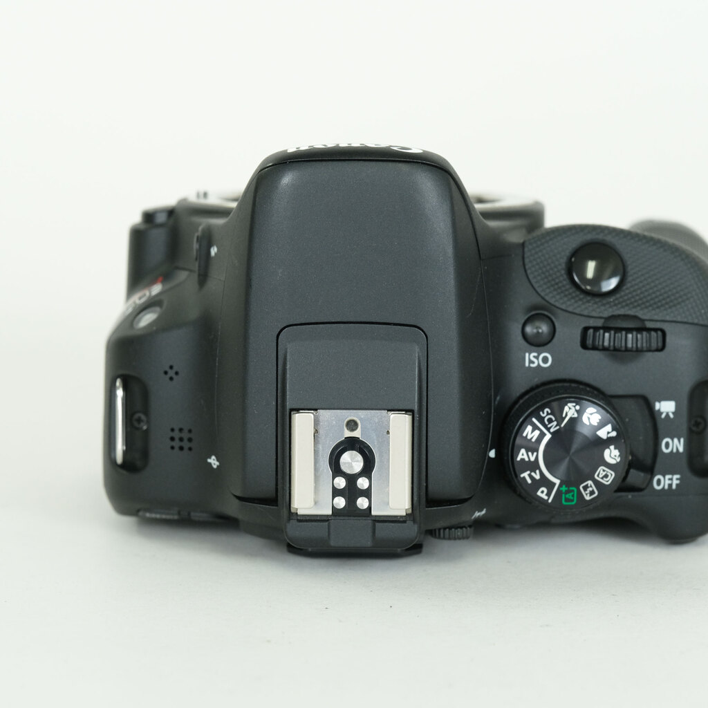 Canon EOS Kiss X7