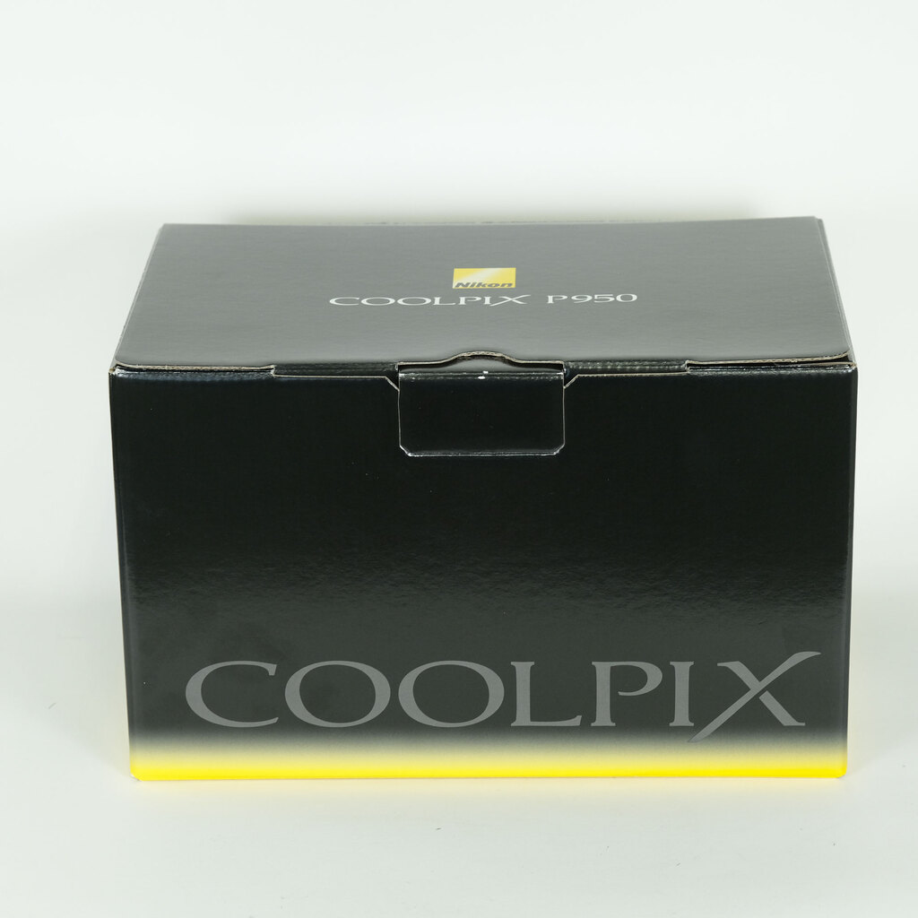 Nikon COOLPIX P950