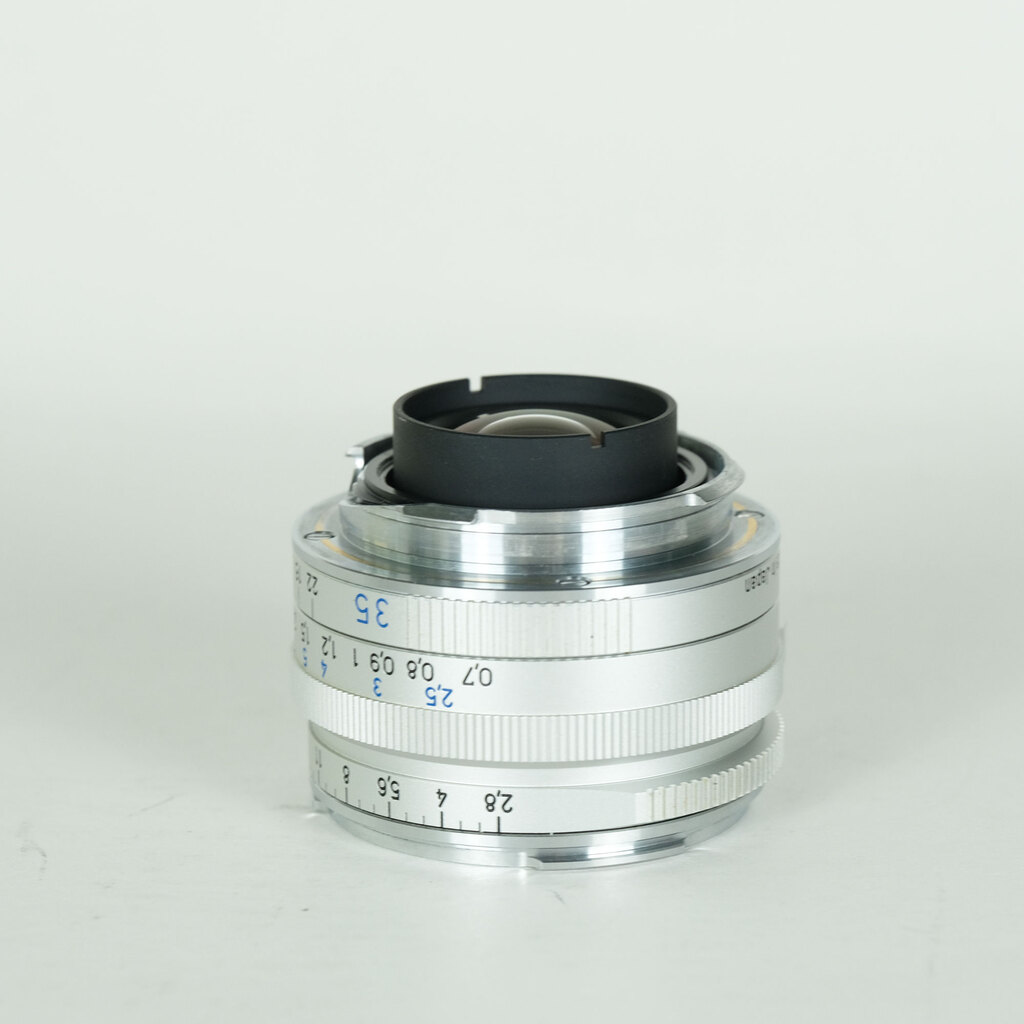 Carl Zeiss C Biogon T*2.8/35ZM シルバーの出品 | ONE SCENE（ワン