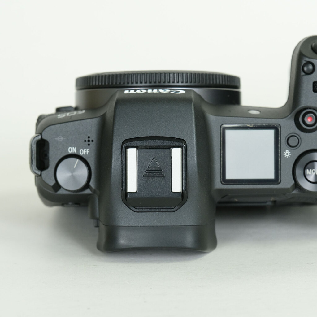 Canon EOS R Canon EOS R