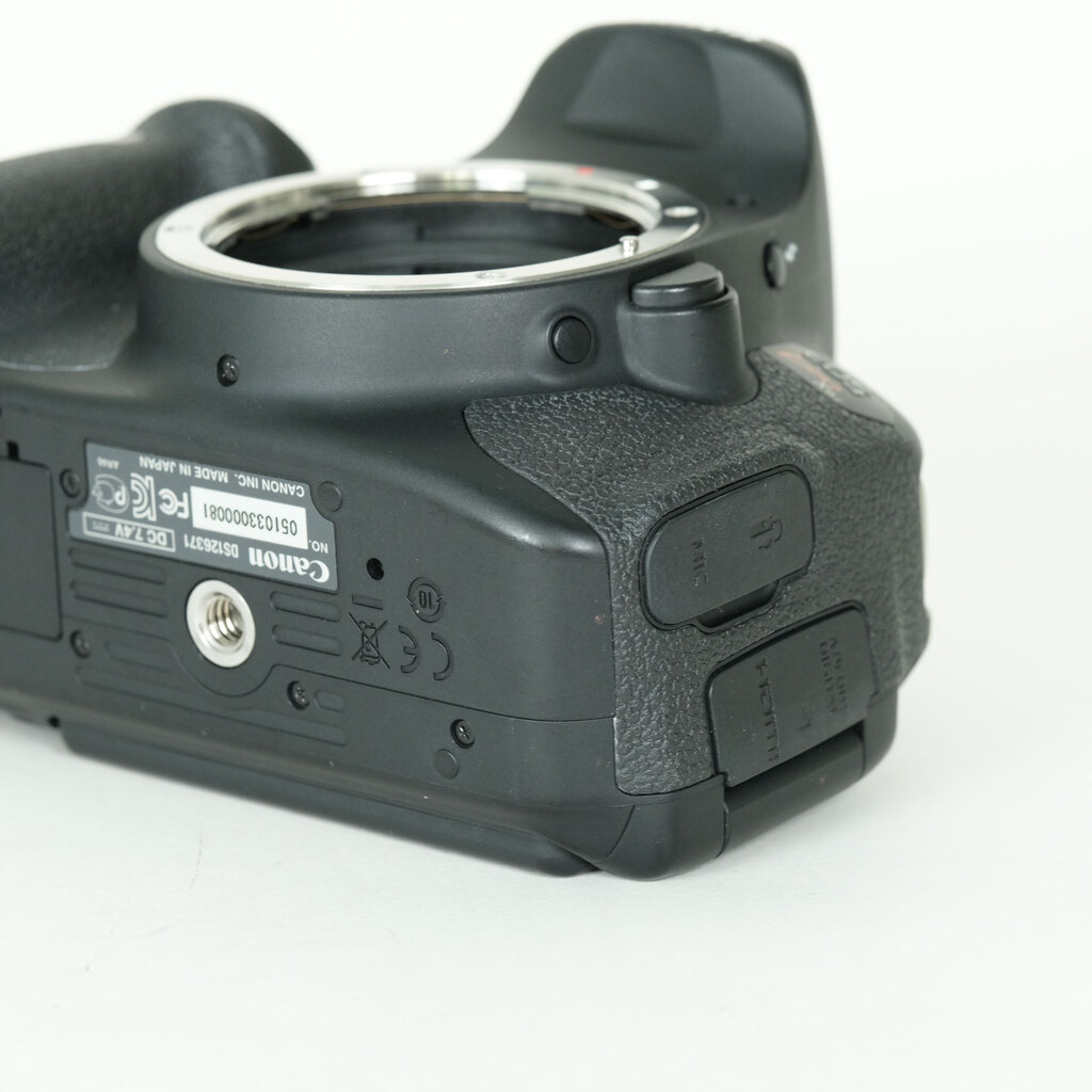 Canon EOS Kiss X6i　ボディ