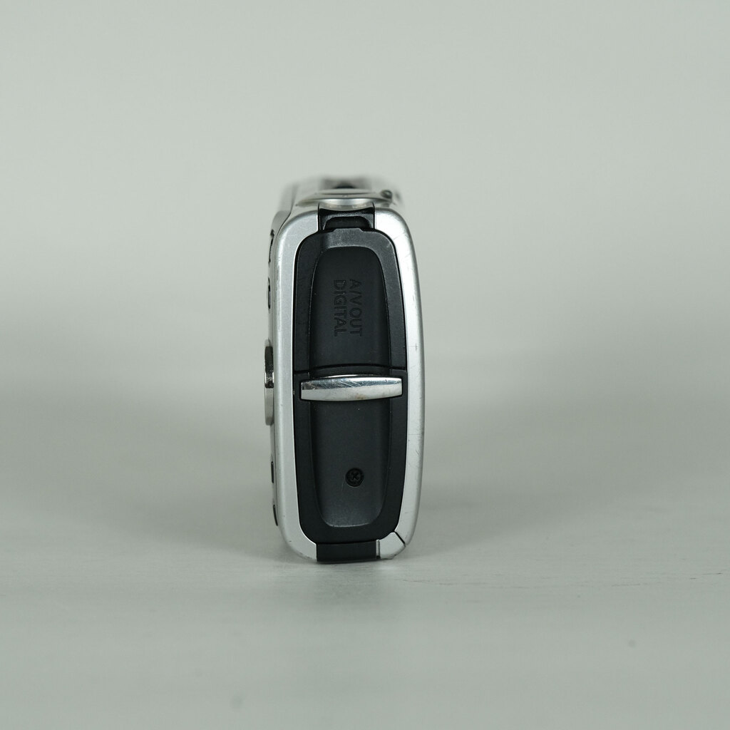 Canon IXY DIGITAL 910IS シルバーの出品 | ONE SCENE（ワンシーン）