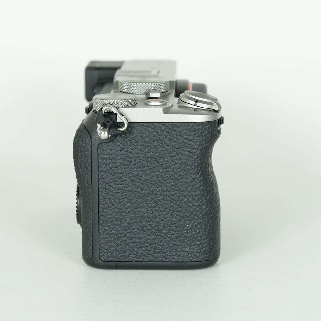 SONY ��7C II�iILCE-7CM2�j [�{�f�B �V���o�[]