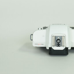 Canon EOS Kiss M2