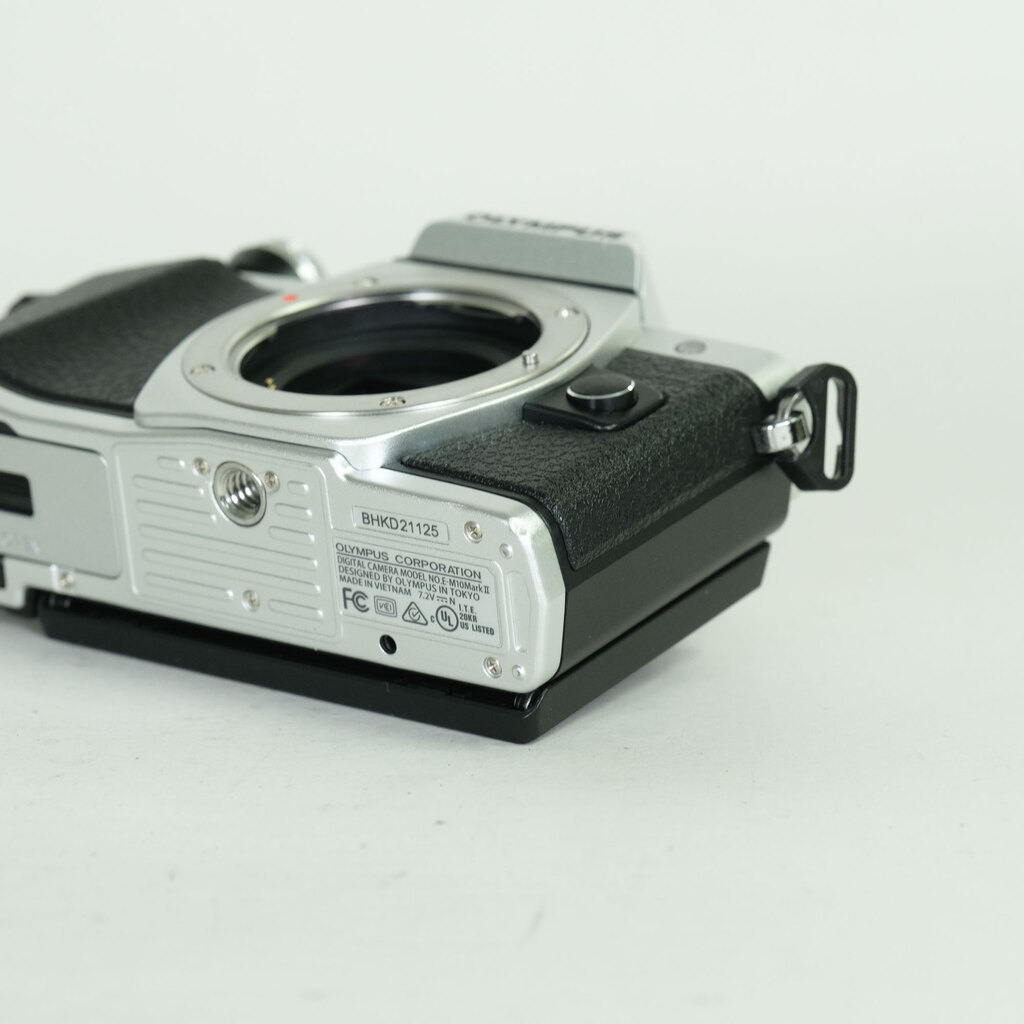 OLYMPUS OM-D E-M10 Mark II
