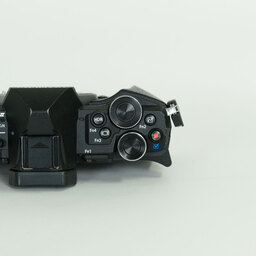 OLYMPUS OM-D E-M5 Mark II
