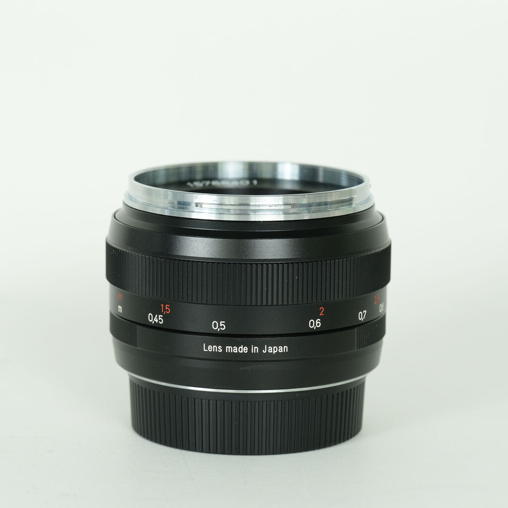 Carl Zeiss Planar T* 50mm F1.4 ZE [�L���m��EF�p]