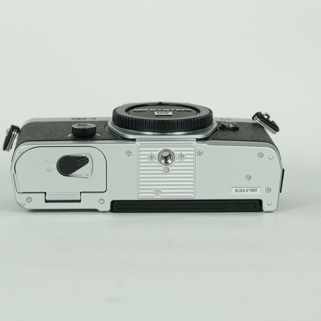 OM SYSTEM OM-3