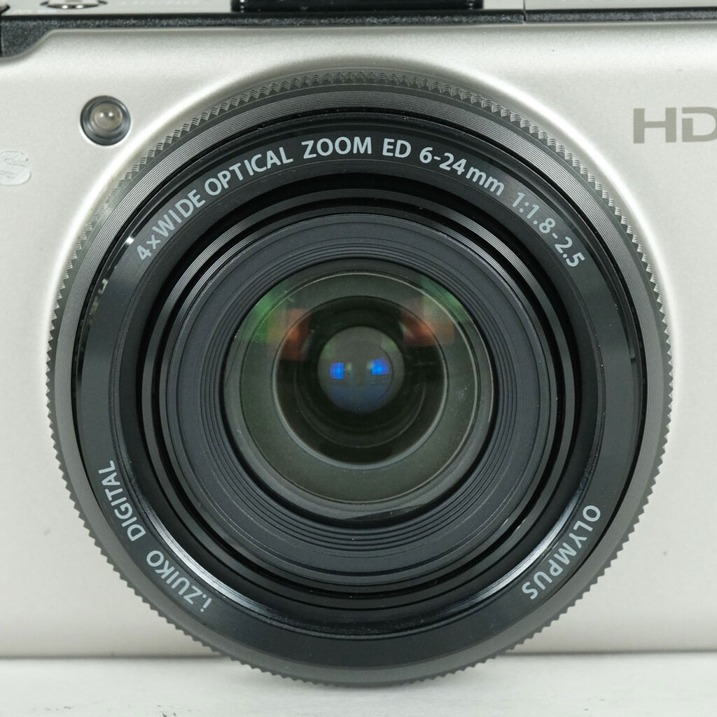 OLYMPUS XZ-1 チタニウムシルバー プレミアムキットの出品 | ONE SCENE