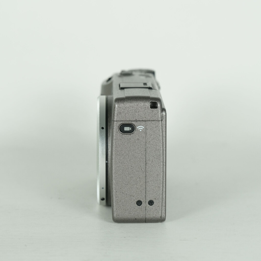 RICOH GR III Diary Editionの出品 | ONE SCENE（ワンシーン）
