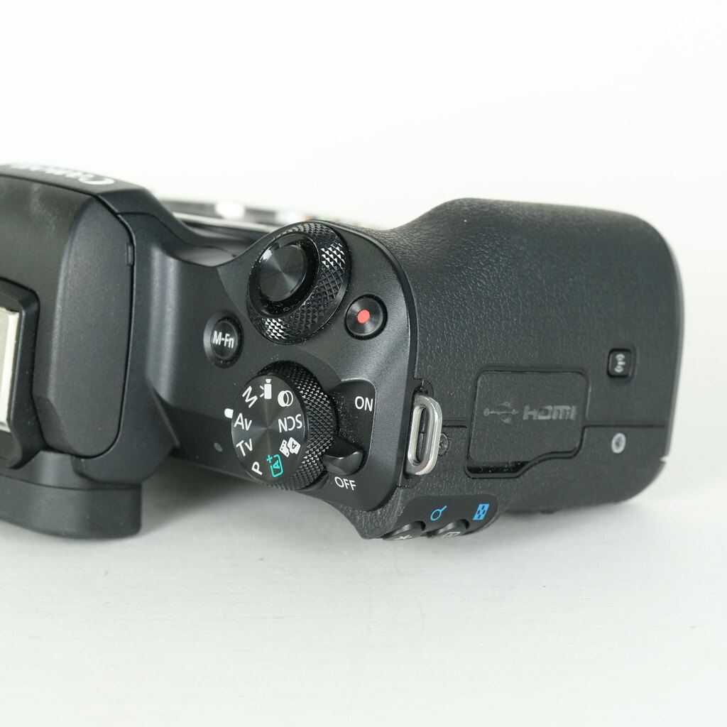 Canon EOS Kiss M2の出品 | ONE SCENE（ワンシーン）