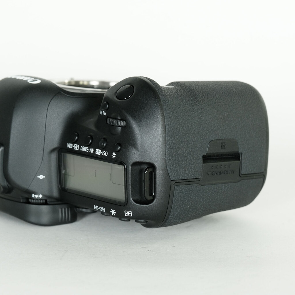 Canon EOS 5D Mark IV