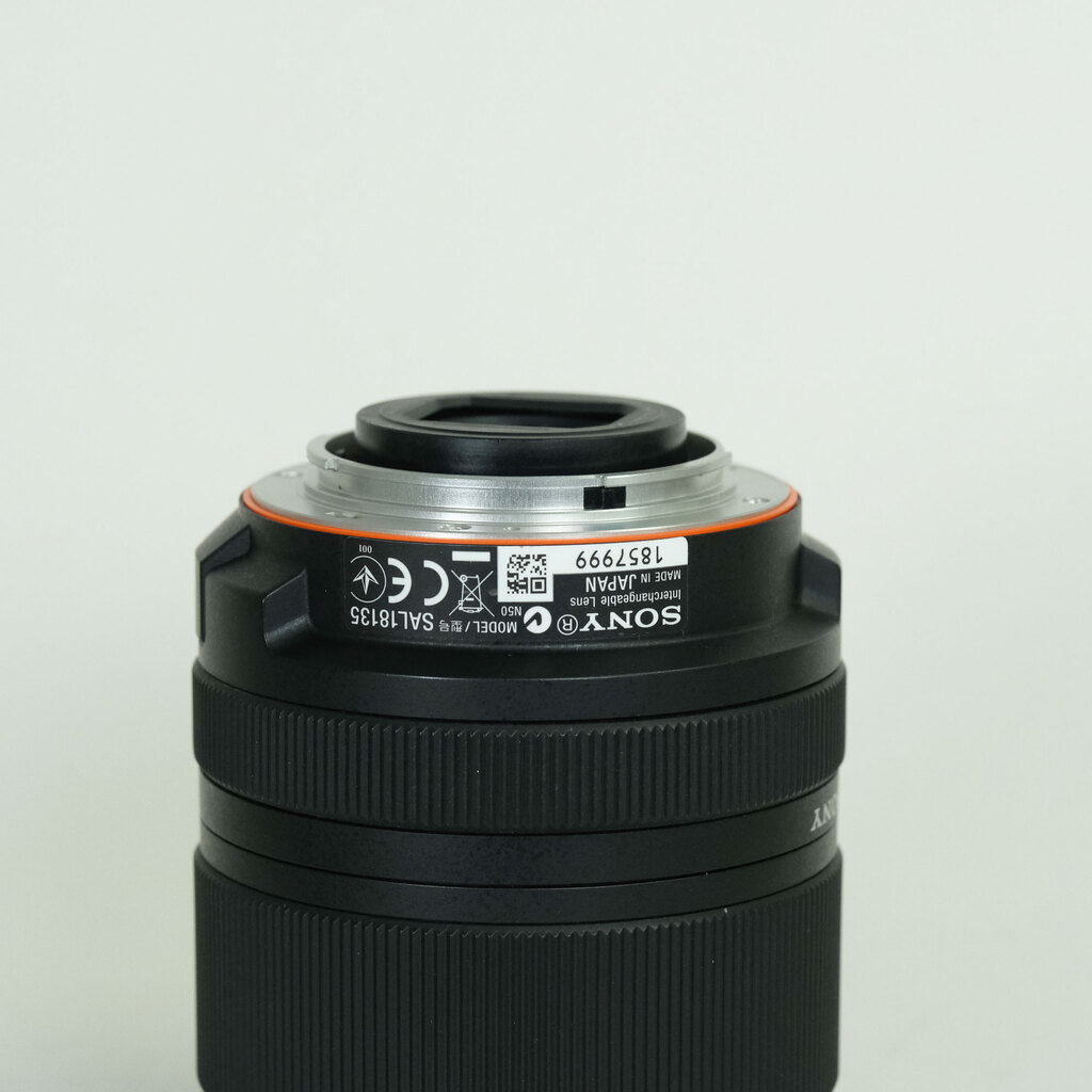 SONY DT 18-135mm F3.5-5.6 SAM SAL18135
