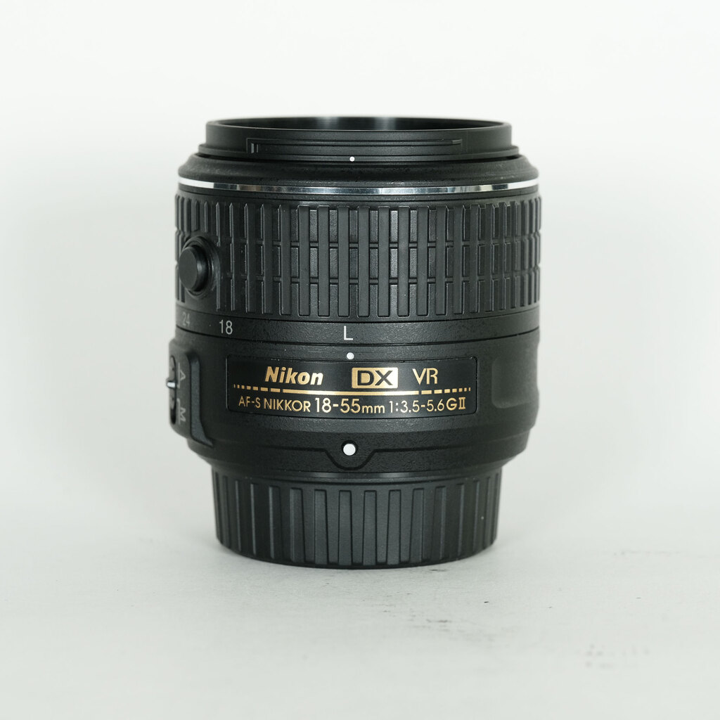 Nikon AF-S DX NIKKOR 18-55mm f3.5-5.6G VR II