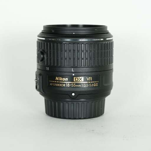 Nikon AF-S DX NIKKOR 18-55mm f3.5-5.6G VR II