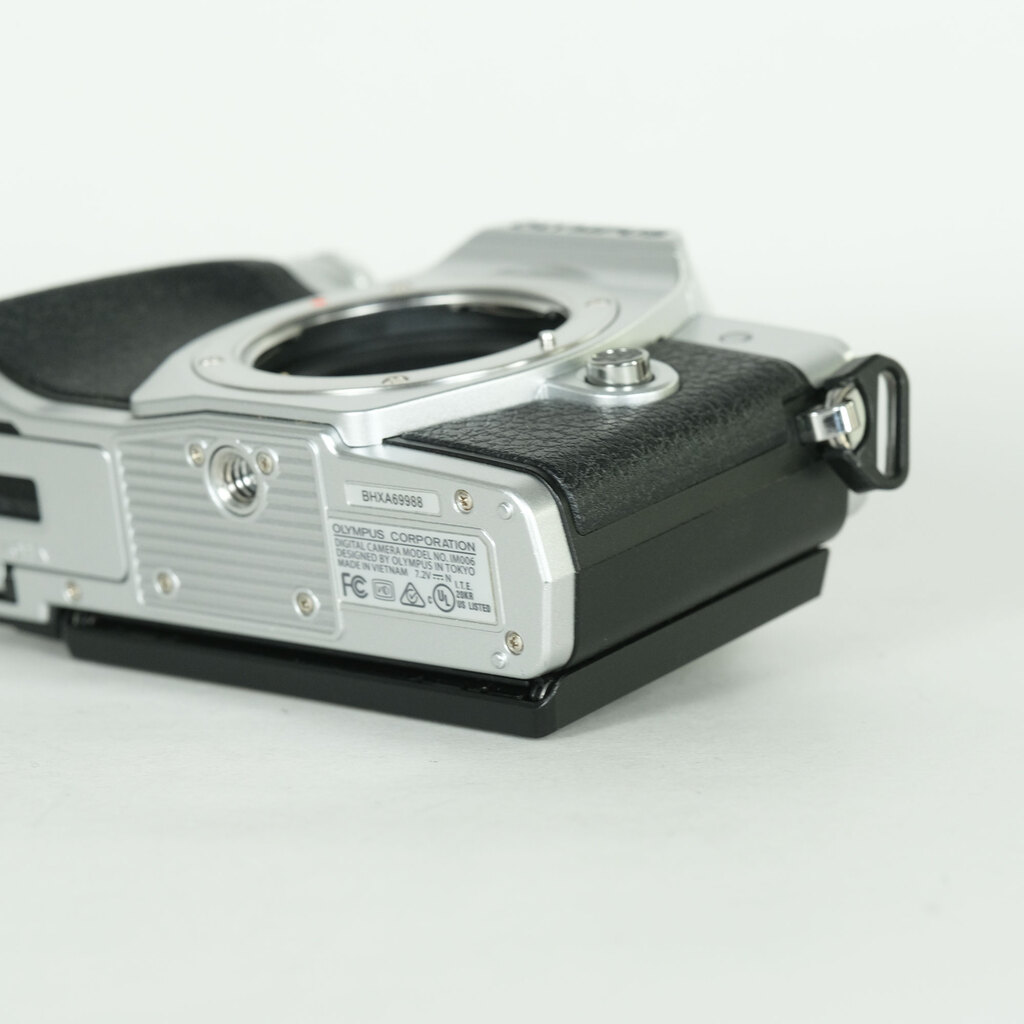 OLYMPUS OM-D E-M10 Mark III