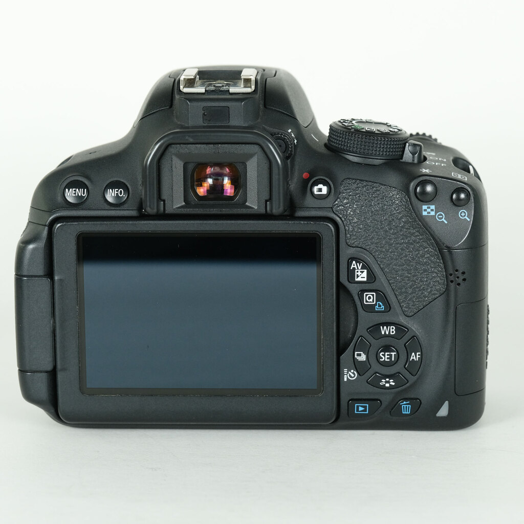 Canon EOS Kiss X7i Canon EOS Kiss X7i