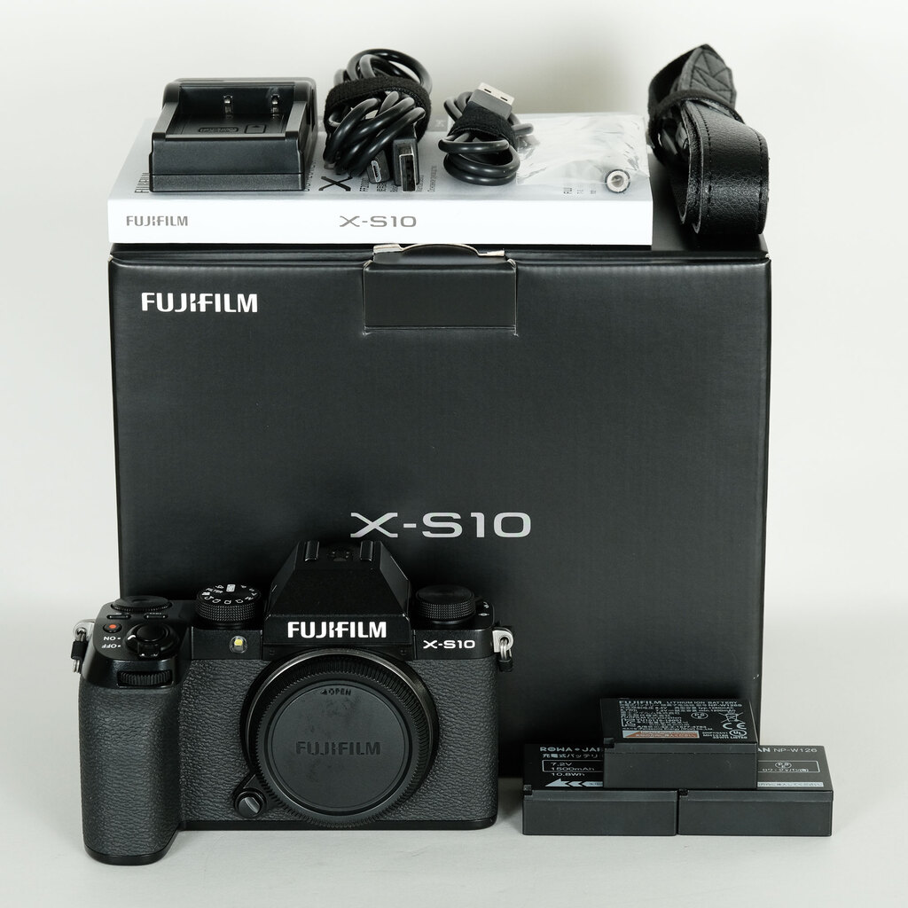 FUJIFILM X-S10