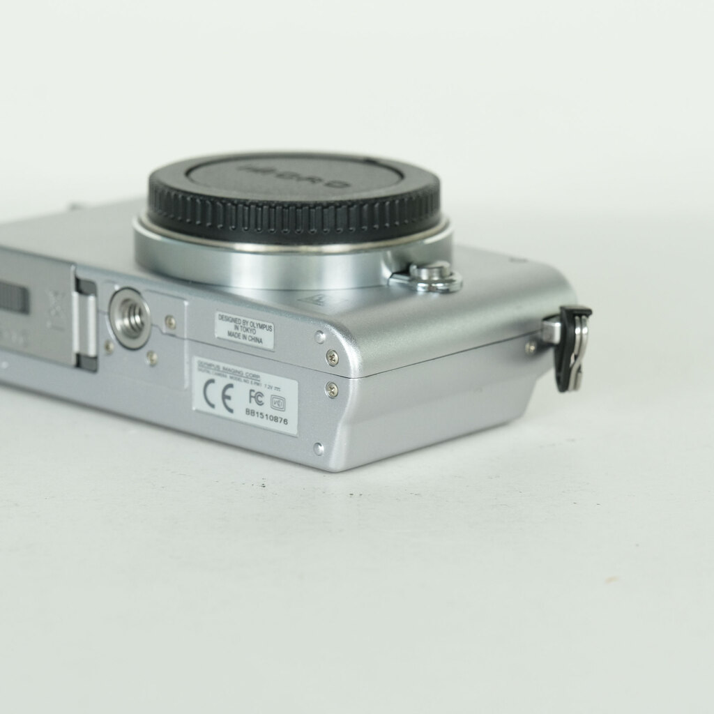OLYMPUS PEN mini E-PM1 ボディ シルバーの出品 | ONE SCENE（ワンシーン）