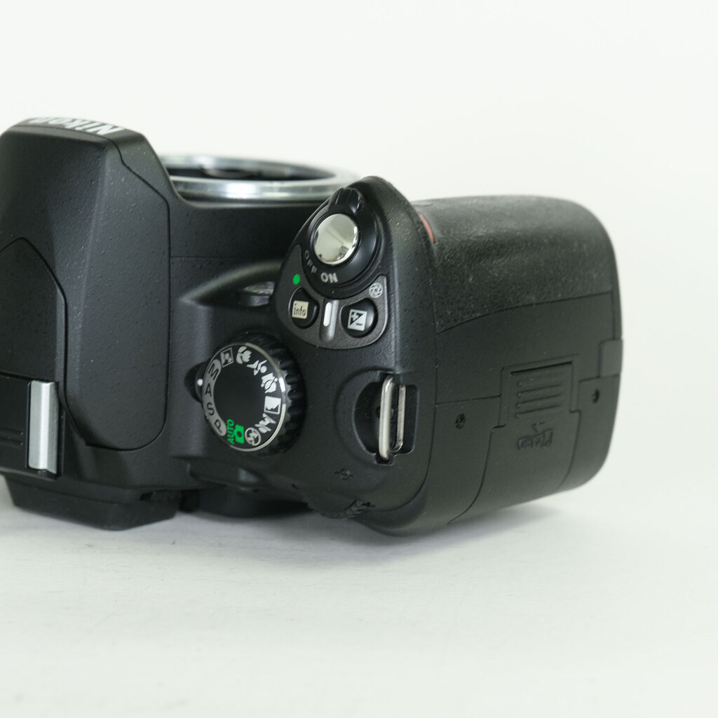 Nikon D40 ブラックボディ