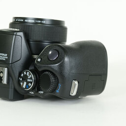 OLYMPUS CAMEDIA SP-570UZ