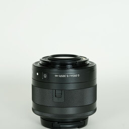 Canon EF-M28mm F3.5 マクロ IS STM