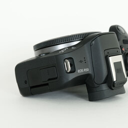 Canon EOS R50