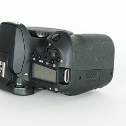 Canon EOS 90D