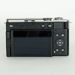 Panasonic LUMIX DC-S9