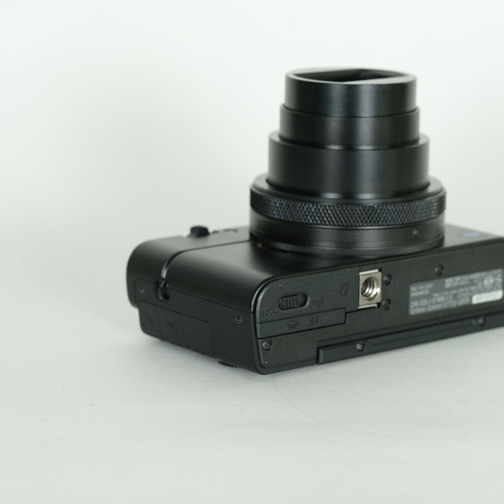 SONY Cyber-shot DSC-RX100M7